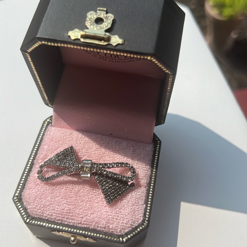 Juicy Couture ring